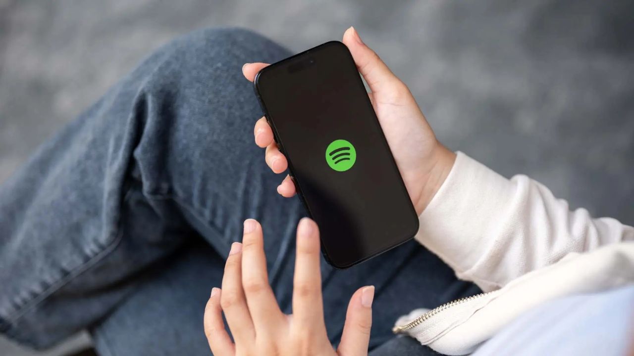 From Script to Spotify: AIPodify Complete Workflow for Beginners