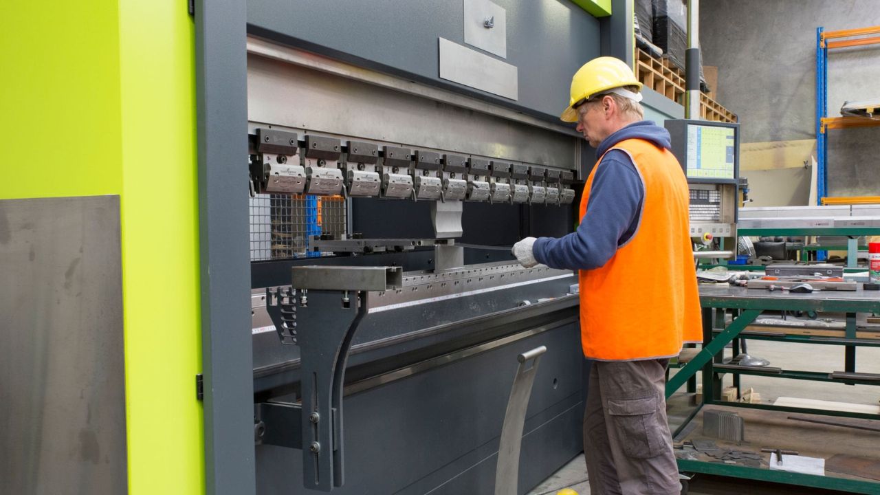 How to Evaluate a Press Brake Supplier Before Requesting a Quote